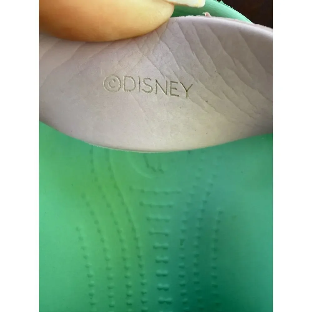 Crocs Disney Mulan Clogs Big Kids Size J2 Slip On Casual Shoes Pink Green
